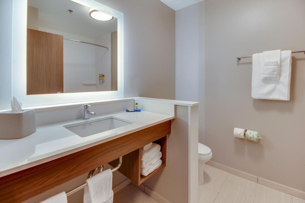 Holiday Inn Express & Suites - Union City By Ihg Esterno foto