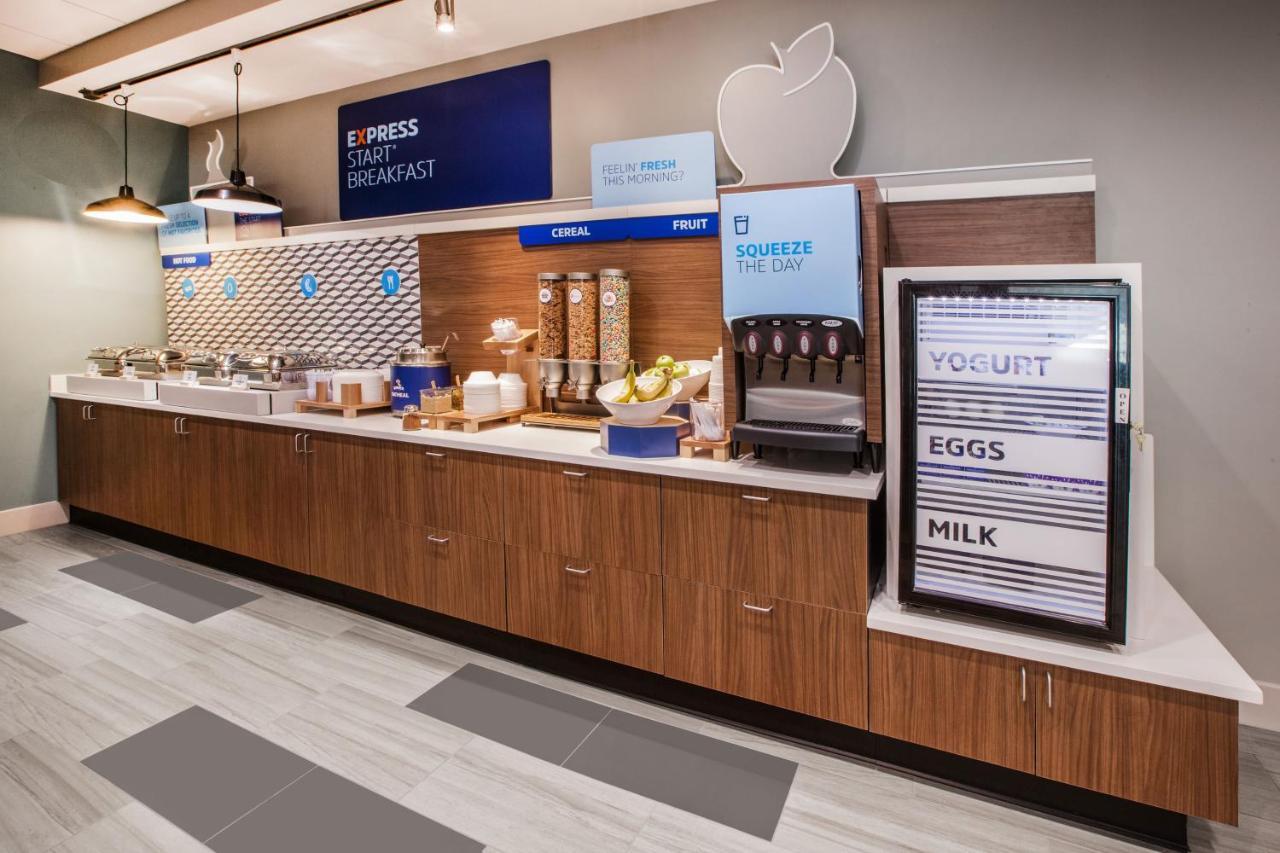 Holiday Inn Express & Suites - Union City By Ihg Esterno foto